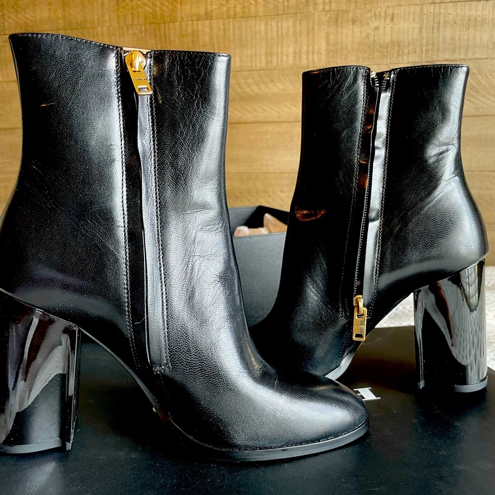 New Coach Women  Black Leather Zip Boots, Size 7 Limited Edition